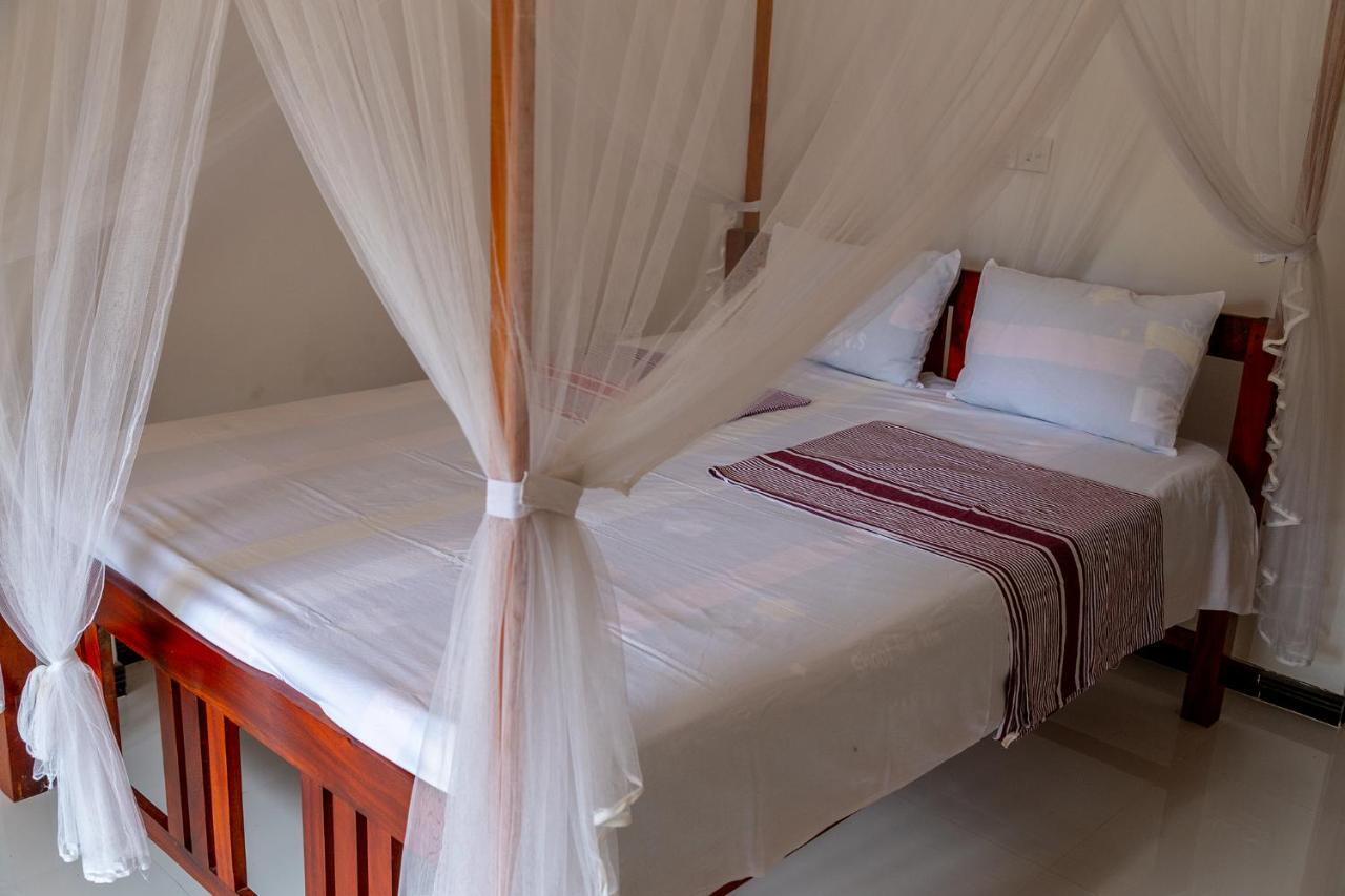 Happy Villa Hikkaduwa Ngoại thất bức ảnh